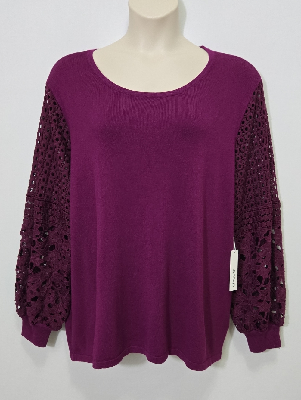 Chicos Pullover Sweater Eyelet Cut Out Sleeve Size 4 / XXL